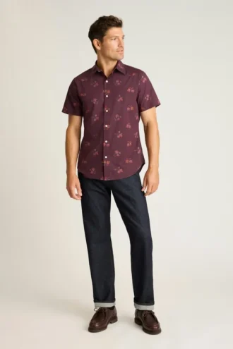 Añade un toque de estilo con el Riviera Short Sleeve Shirt de Bonobos