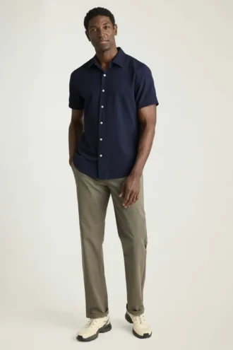 Añade un toque de estilo con el Riviera Short Sleeve Shirt de Bonobos