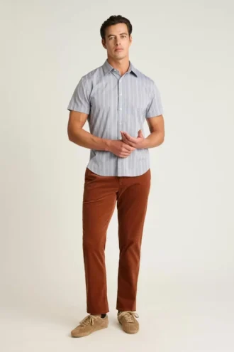Añade un toque de estilo con el Riviera Short Sleeve Shirt de Bonobos