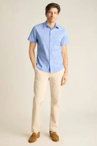 Añade un toque de estilo con el Riviera Short Sleeve Shirt de Bonobos