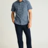 Añade un toque de estilo con el Riviera Short Sleeve Shirt de Bonobos