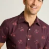 Añade un toque de estilo con el Riviera Short Sleeve Shirt de Bonobos