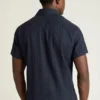 Añade un toque de estilo con el Riviera Short Sleeve Shirt de Bonobos
