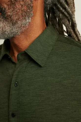 Camisa de merino de alto rendimiento