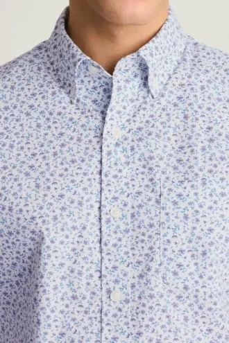 Camisa elástica para el día a día: Camisa de algodón con botones de Bonobos