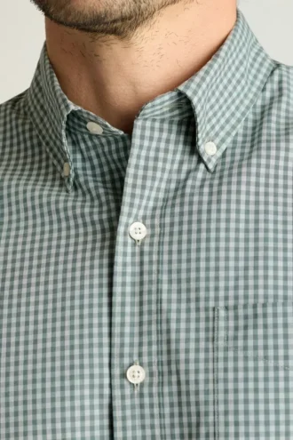Camisa elástica para el día a día: Camisa de algodón con botones de Bonobos
