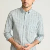 Camisa elástica para el día a día: Camisa de algodón con botones de Bonobos