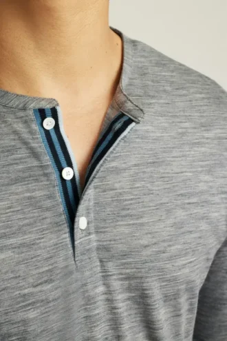 Camisa Henley de lana merino suave y transpirable