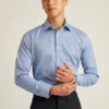 Camisa para ir de la oficina a cenar: camisa con botones sin meter por dentro