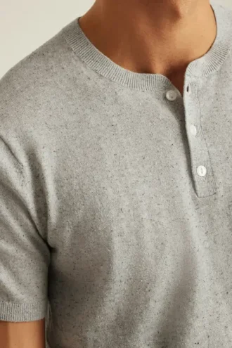 Camisas Henley de algodón y cáñamo de manga corta con tres botones