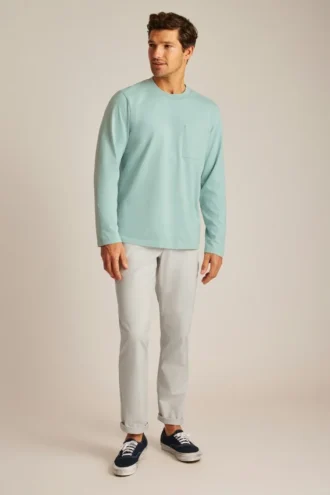 Camiseta de manga larga con bolsillo de peso medio