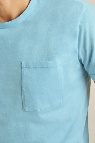 Camiseta de punto con efecto slub teñida en prenda y descolorida por el sol