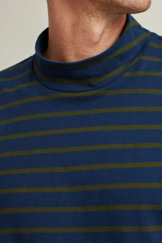 Camiseta Forever con cuello alto