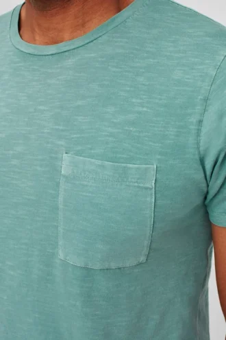 Camiseta teñida en prenda