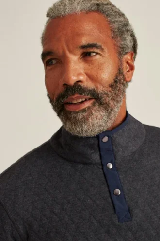 Chaleco acolchado reversible con botones a presión