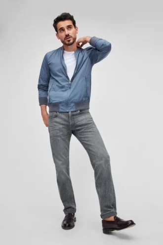 Chaqueta bomber de nailon ligera