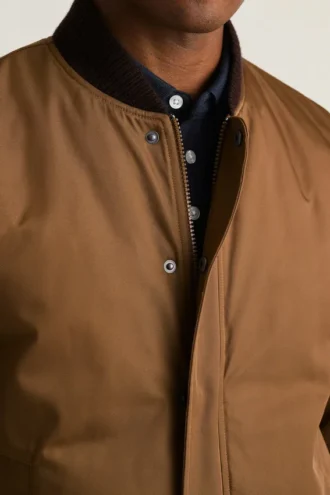 Chaqueta bomber ligera para hombre | Modelo con relleno de plumón