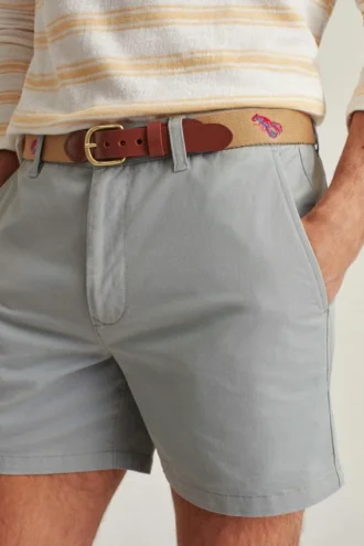 Cinturón con animal bordado