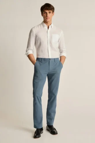 Descubre un estilo sin esfuerzo con los pantalones chinos elásticos para hombre 2.0 de Bonobos