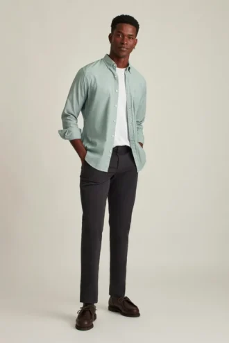 Descubre un estilo sin esfuerzo con los pantalones chinos elásticos para hombre 2.0 de Bonobos