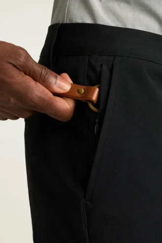 Descubre un estilo sin esfuerzo con los pantalones chinos elásticos para hombre 2.0 de Bonobos