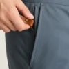 Descubre un estilo sin esfuerzo con los pantalones chinos elásticos para hombre 2.0 de Bonobos