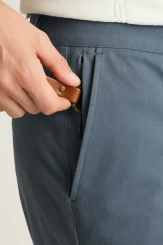 Descubre un estilo sin esfuerzo con los pantalones chinos elásticos para hombre 2.0 de Bonobos