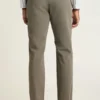 Descubre un estilo sin esfuerzo con los pantalones chinos elásticos para hombre 2.0 de Bonobos