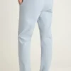 Descubre un estilo sin esfuerzo con los pantalones chinos elásticos para hombre 2.0 de Bonobos