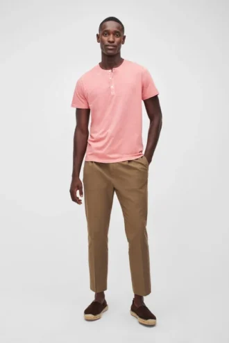 Henley teñido en prenda