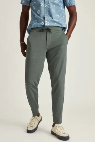 Homestretch Jogger ligero de tejido elástico