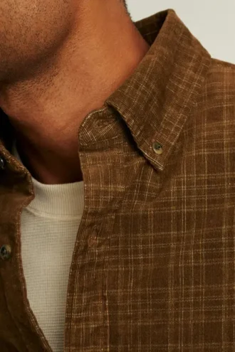 La camisa de pana elástica