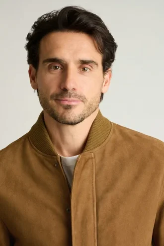 La chaqueta bomber de gamuza