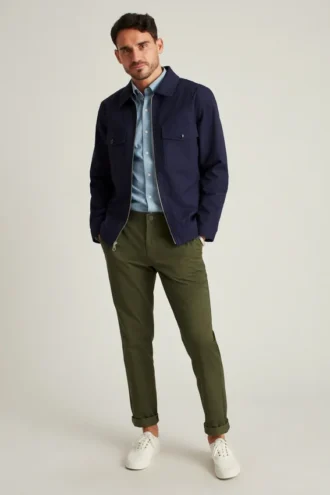 La chaqueta utilitaria de algodón elástico