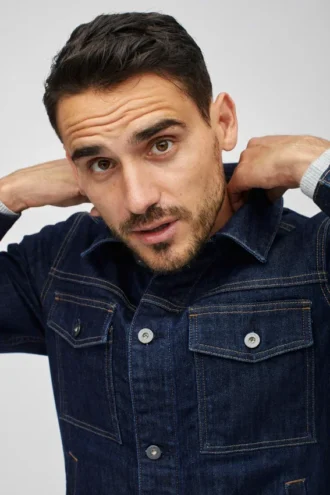 La chaqueta vaquera elástica