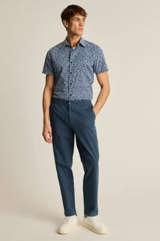 Los elegantes pantalones Navigator. Cómpralos ahora en Bonobos