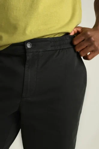 Los elegantes pantalones Navigator. Cómpralos ahora en Bonobos