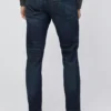 Los jeans azules: denim clásico en múltiples lavados Los jeans azules: denim clásico en múltiples lavados