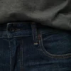 Los jeans azules: denim clásico en múltiples lavados Los jeans azules: denim clásico en múltiples lavados