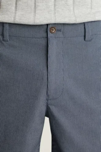 Pantalón corto chino ligero