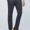 Pantalones chinos elásticos teñidos en hilo