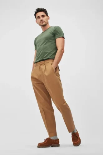 Pantalones cortos chinos elásticos con pliegues