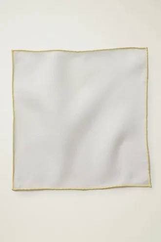 Realza tu look con el pañuelo de bolsillo de seda premium de Bonobos