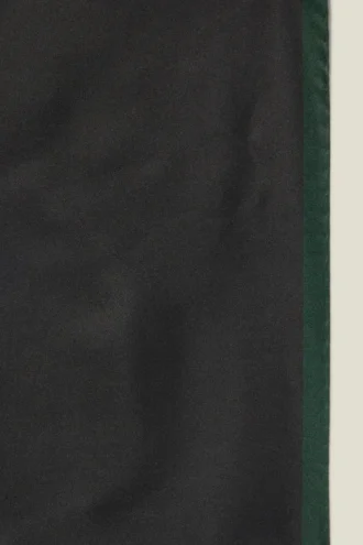 Realza tu look con el pañuelo de bolsillo de seda premium de Bonobos