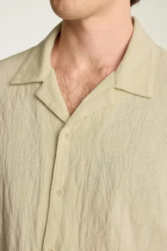 Ropa de resort y camisas para hombre | Estilos jacquard y casuales