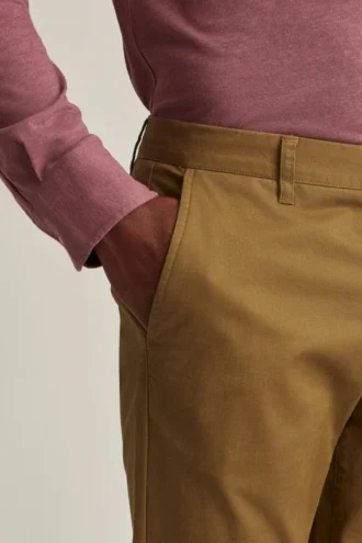 Stretch Washed Chino Pants: Pantalones chino entallados y Slim Fit