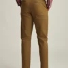 Stretch Washed Chino Pants: Pantalones chino entallados y Slim Fit