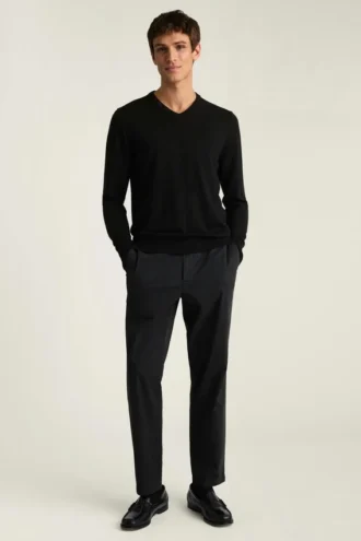 Suéter de cuello en V de lana merino lavable