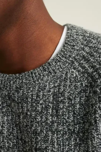 Suéter de cuello redondo de pescador jaspeado