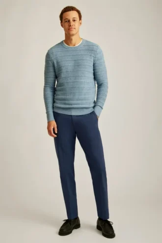 Suéter de cuello redondo de peso medio con punto texturizado